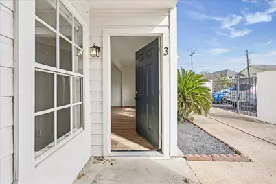 1011 W 10th Street #3, Houston, TX 77008 - Photo 1