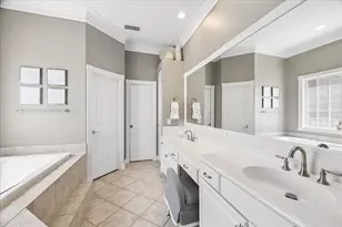 7923 N Wellington Ct, Houston, TX 77055 - Photo 17