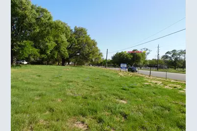 1215 N Meyer Street, Sealy, TX 77474 - Photo 1