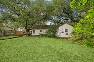 5541 Jessamine St, Houston, TX 77081 - Photo 5