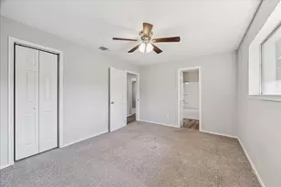 6022 Meadowbrook Dr, Hitchcock, TX 77563 - Photo 5