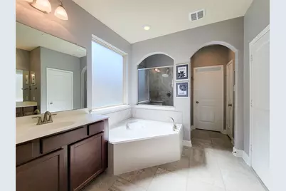 1904 Emerald Breeze Court, Pearland, TX 77089 - Photo 31