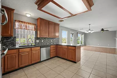 526 Oak Briar Drive, Kemah, TX 77565 - Photo 7