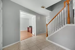 526 Oak Briar Dr, Kemah, TX 77565 - Photo 3