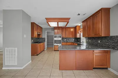 526 Oak Briar Drive, Kemah, TX 77565 - Photo 5
