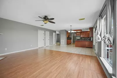 526 Oak Briar Drive, Kemah, TX 77565 - Photo 9