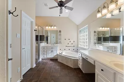 31 N Warbler Bend Circle, The Woodlands, TX 77382 - Photo 21