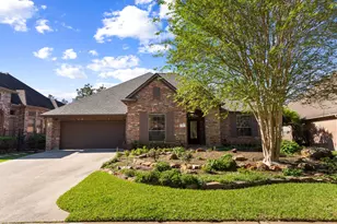 31 N Warbler Bend Cir, The Woodlands, TX 77382 - Photo 1