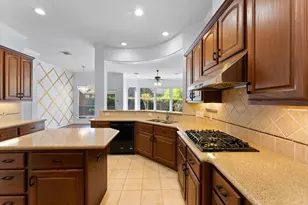 31 N Warbler Bend Cir, The Woodlands, TX 77382 - Photo 11