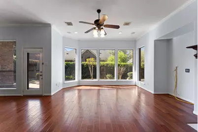 31 N Warbler Bend Circle, The Woodlands, TX 77382 - Photo 5