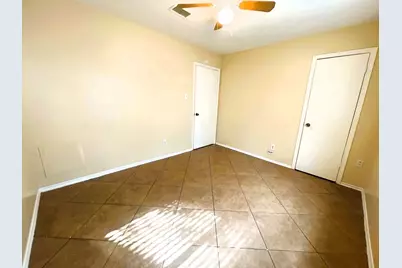 5615 Lynngate Drive, Spring, TX 77373 - Photo 5