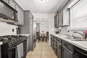 4812 Mistletoe Rd, Pasadena, TX 77505 - Photo 9
