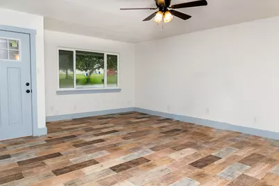 811 Matchett #B, Brenham, TX 77833 - Photo 3