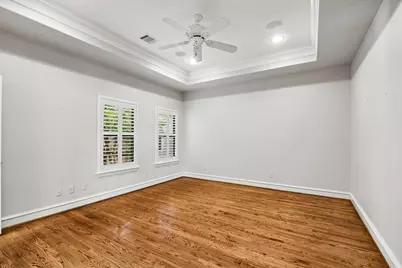 24 Hackberry Lane #B, Houston, TX 77027 - Photo 9
