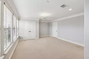 24 Hackberry Ln, Houston, TX 77027 - Photo 15