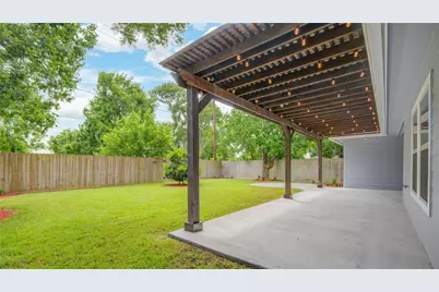 410 Winding Way Street, Lake Jackson, TX 77566 - Photo 33