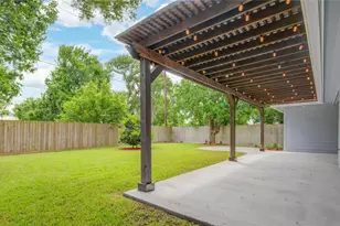 410 Winding Way St, Lake Jackson, TX 77566 - Photo 33