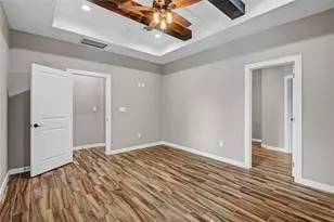 410 Winding Way St, Lake Jackson, TX 77566 - Photo 17