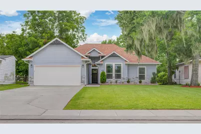 410 Winding Way Street, Lake Jackson, TX 77566 - Photo 1