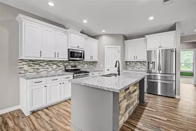 410 Winding Way Street, Lake Jackson, TX 77566 - Photo 11