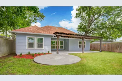 410 Winding Way Street, Lake Jackson, TX 77566 - Photo 3