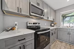 9638 Ravensworth Dr, Houston, TX 77031 - Photo 17