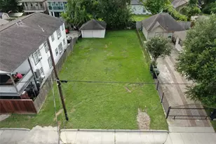 1611 Airline Dr, Houston, TX 77009 - Photo 1