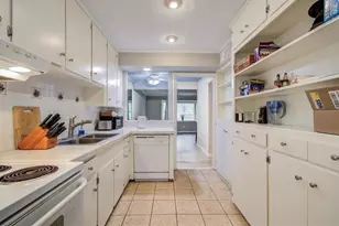 11609 Chimney Rock Rd, Houston, TX 77035 - Photo 13