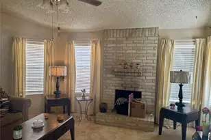 10918 Spanish Grant Dr, Sugar Land, TX 77498 - Photo 3