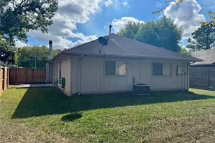 10918 Spanish Grant Dr, Sugar Land, TX 77498 - Photo 9