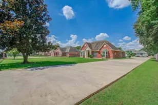 10202 Brighton Ln, Houston, TX 77031 - Photo 3