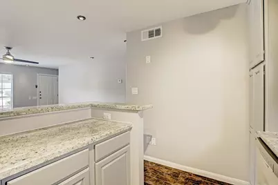 1860 White Oak #363, Houston, TX 77009 - Photo 9