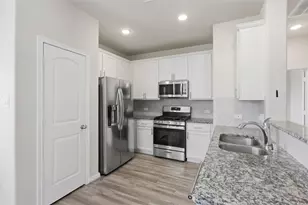 12611 Silverlight Ct, Houston, TX 77014 - Photo 7