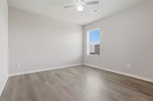 12611 Silverlight Ct, Houston, TX 77014 - Photo 17