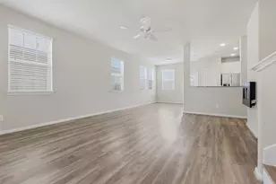 12611 Silverlight Ct, Houston, TX 77014 - Photo 3