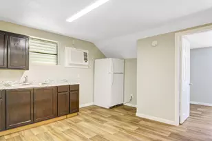 313 N Beauregard St, Alvin, TX 77511 - Photo 5
