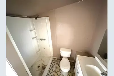 209 S Avenue C, Freeport, TX 77541 - Photo 11