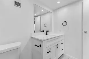 3901 Woodchase Dr, Houston, TX 77042 - Photo 17