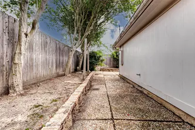 9650 Val Verde Street, Houston, TX 77063 - Photo 47