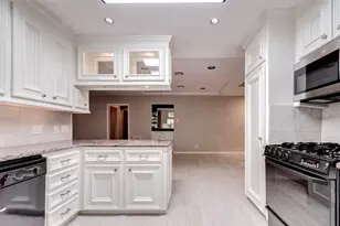 9650 Val Verde St, Houston, TX 77063 - Photo 13
