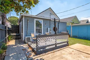 2912 Ave N 1/2, Galveston, TX 77550 - Photo 31