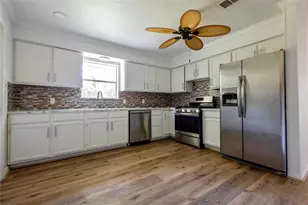 716 Gubert Ln, Alvin, TX 77511 - Photo 5