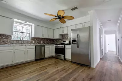 716 Gubert Lane, Alvin, TX 77511 - Photo 7