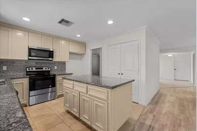 1506 Harbor View Circle, Galveston, TX 77550 - Photo 11