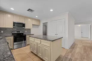 1506 Harbor View Cir, Galveston, TX 77550 - Photo 11