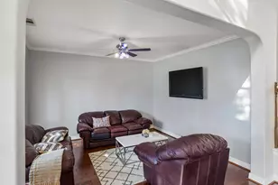 8910 Cote Ct, Houston, TX 77064 - Photo 9