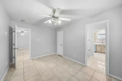 7027 Waveland Drive, Houston, TX 77072 - Photo 15