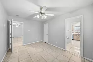 7027 Waveland Dr, Houston, TX 77072 - Photo 15