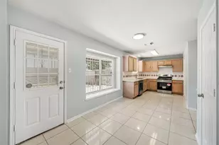 7027 Waveland Dr, Houston, TX 77072 - Photo 9