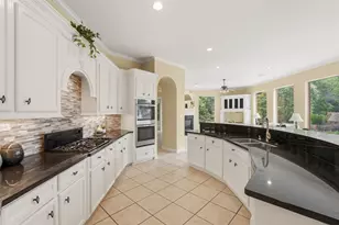 5002 Regency Dr, Sugar Land, TX 77479 - Photo 15